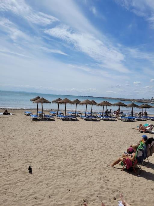 Nice Holidays Apartment In Torreveja, Torrevieja Ngoại thất bức ảnh